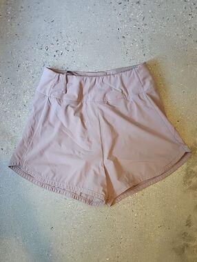 Nike Women's Athletic Shorts in Mauve, Small